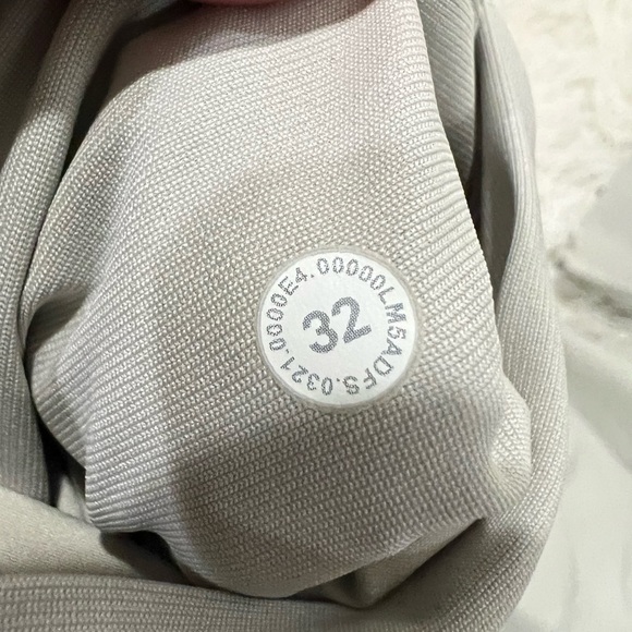 Lululemon ABC Classic-Fit 5 Pocket Pant Warpstreme - Size 32W x 34L. Like new - Picture 9 of 9